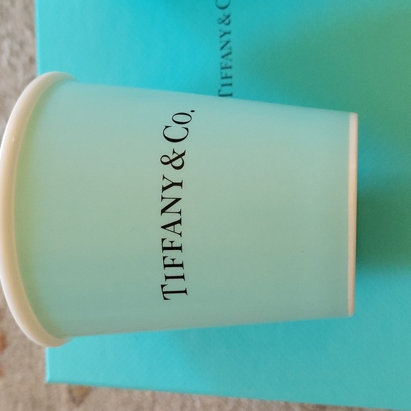 Tiffany Bone China Paper Cups - Picture 2 of 4